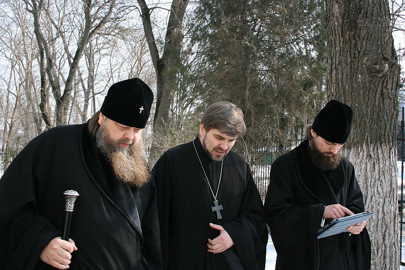 Общение митрополита Ростовского и Новочеркасского Меркурия и настоятеля храма протоиерея Анатолия Комар