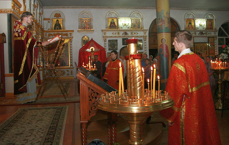Пасхальное Богослужение в храме Святого Великомученика и Целителя Пантелеимона 